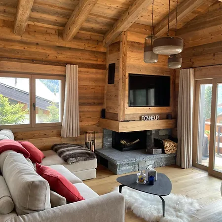 Luxury - Newly Renovated - 4 Guests Apartment *